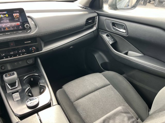Used 2024 Nissan Rogue SV AWD/4WD image 15