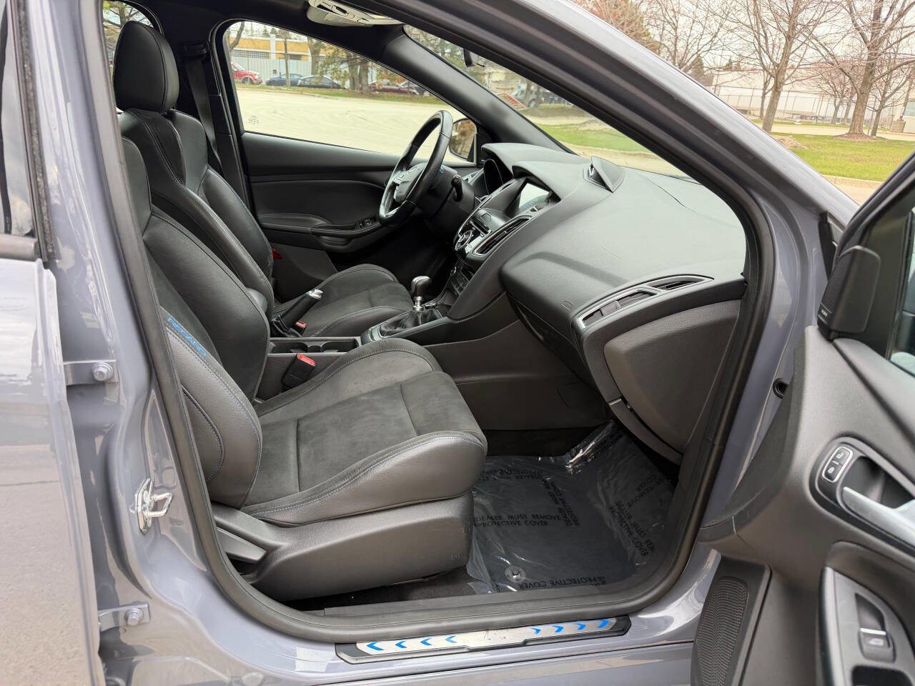 Used 2017 Ford Focus RS AWD/4WD image 23