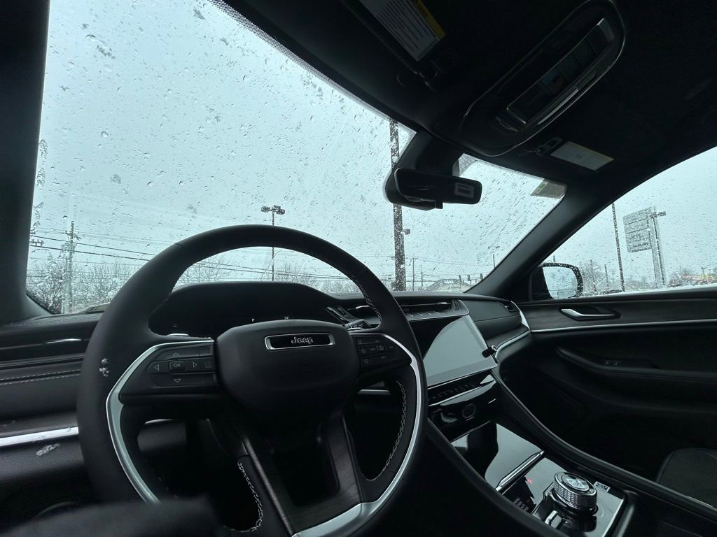 New 2026 Jeep Grand Cherokee Altitude image 16