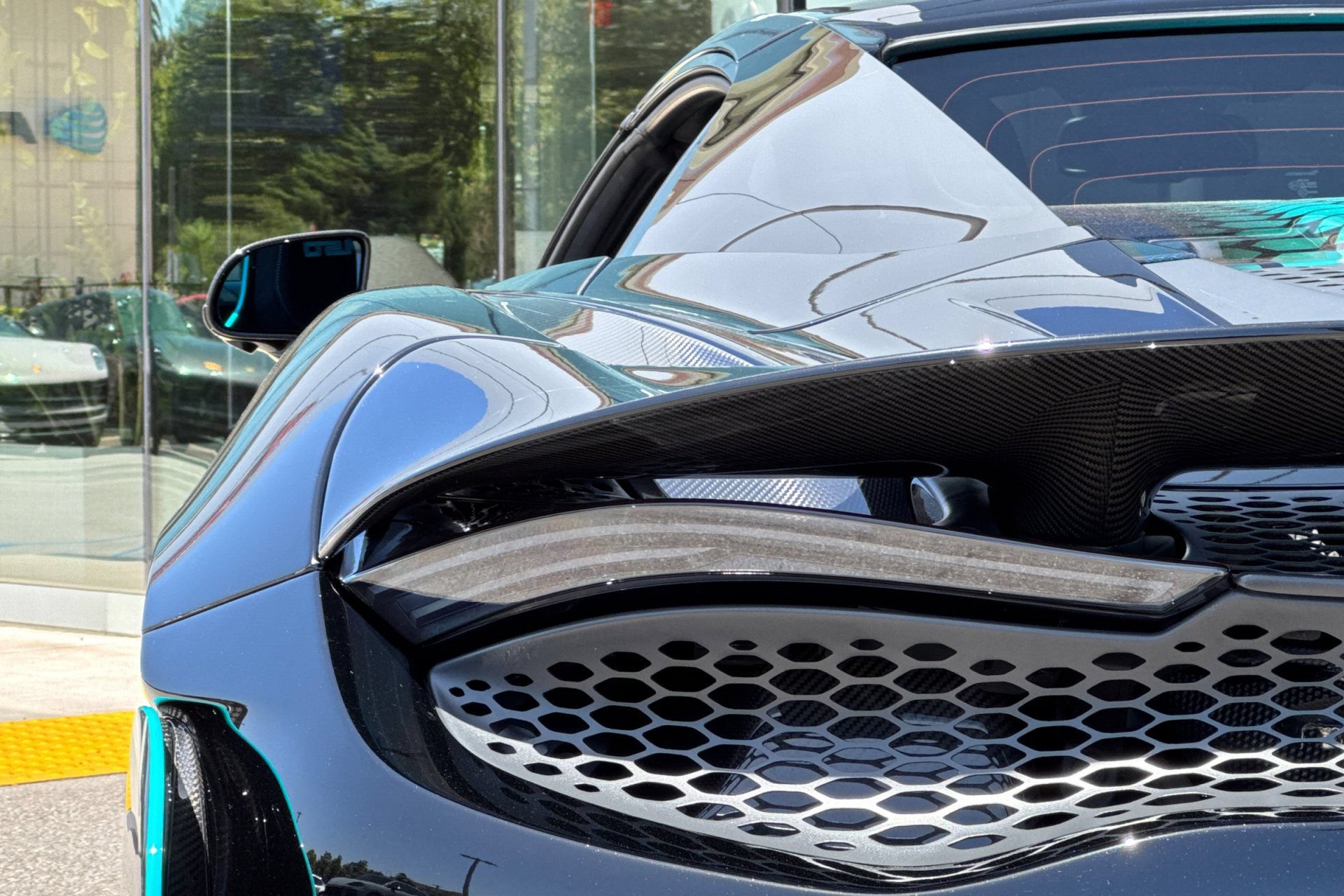 Used 2022 McLaren 765LT RWD image 38