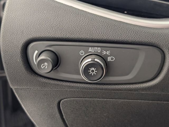 Used 2023 Chevrolet Malibu LT image 15