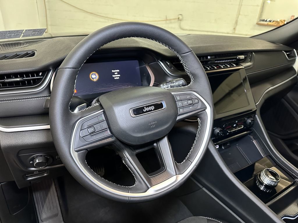 New 2025 Jeep Grand Cherokee Laredo image 20