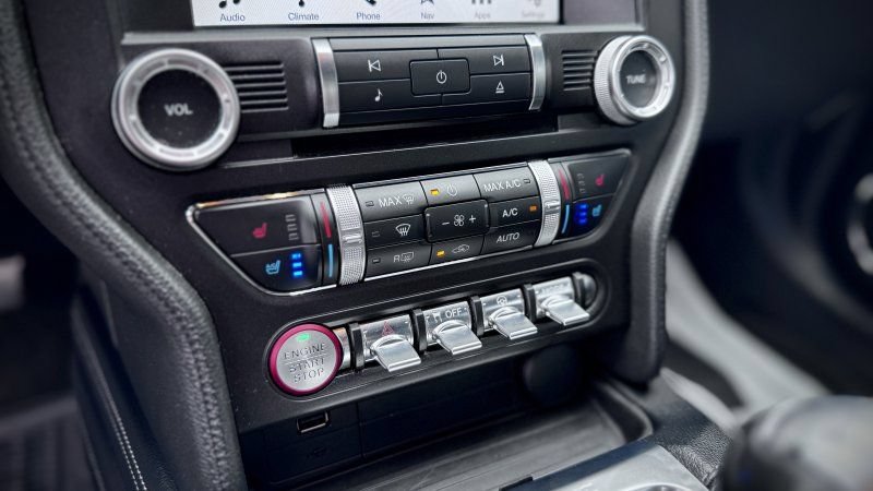 Used 2018 Ford Mustang GT Premium w/ GT Performance Package RWD image 12