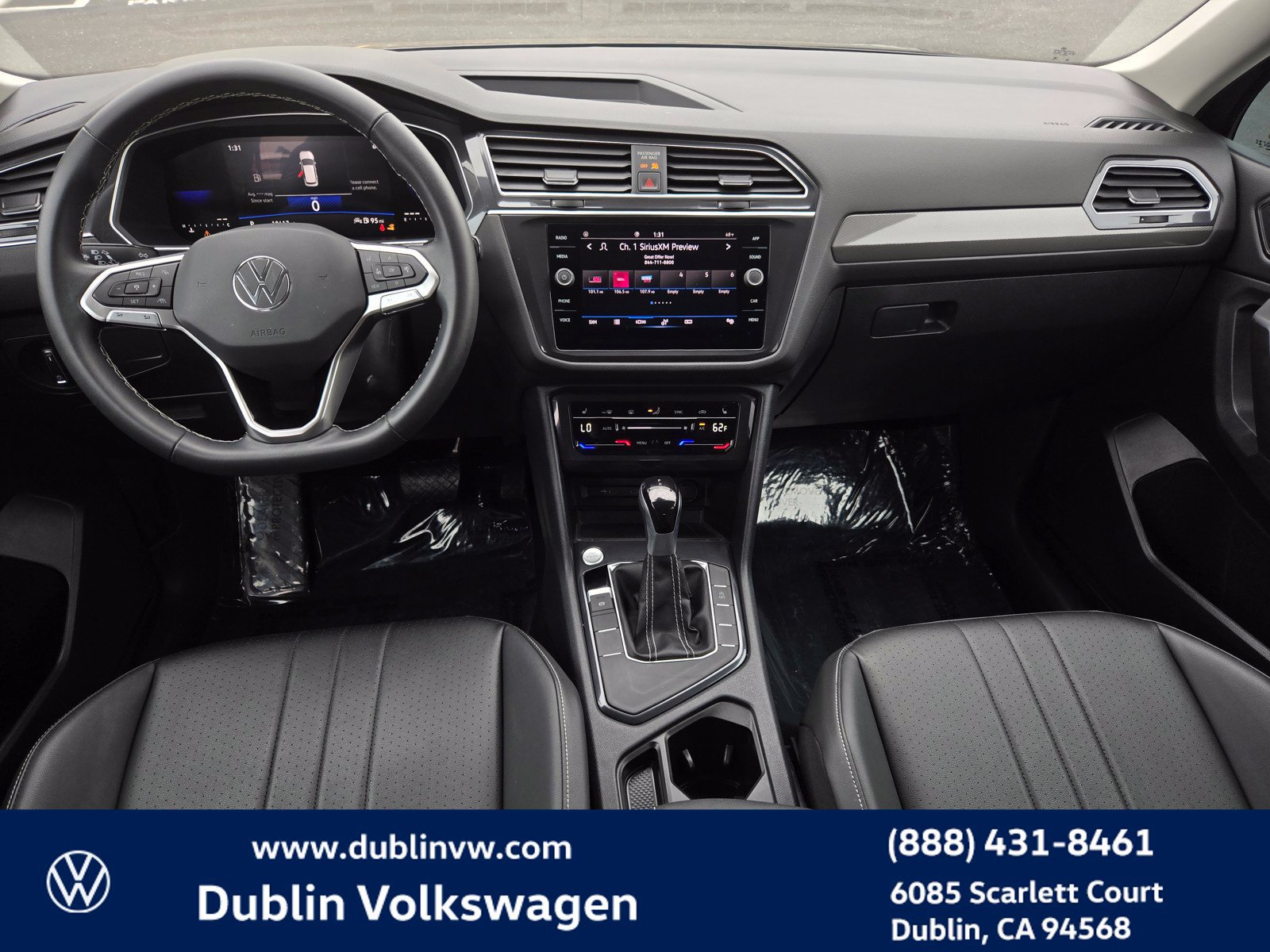 Certified 2023 Volkswagen Tiguan SE w/ Panoramic Sunroof Package FWD image 15