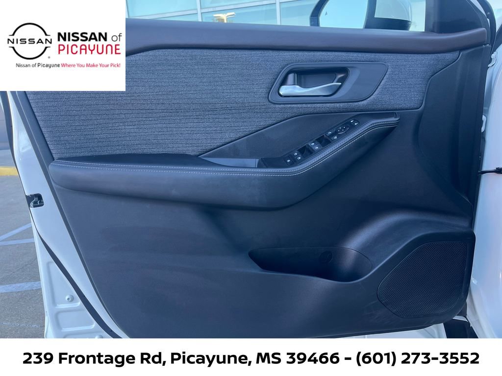 Certified 2023 Nissan Rogue SV image 8