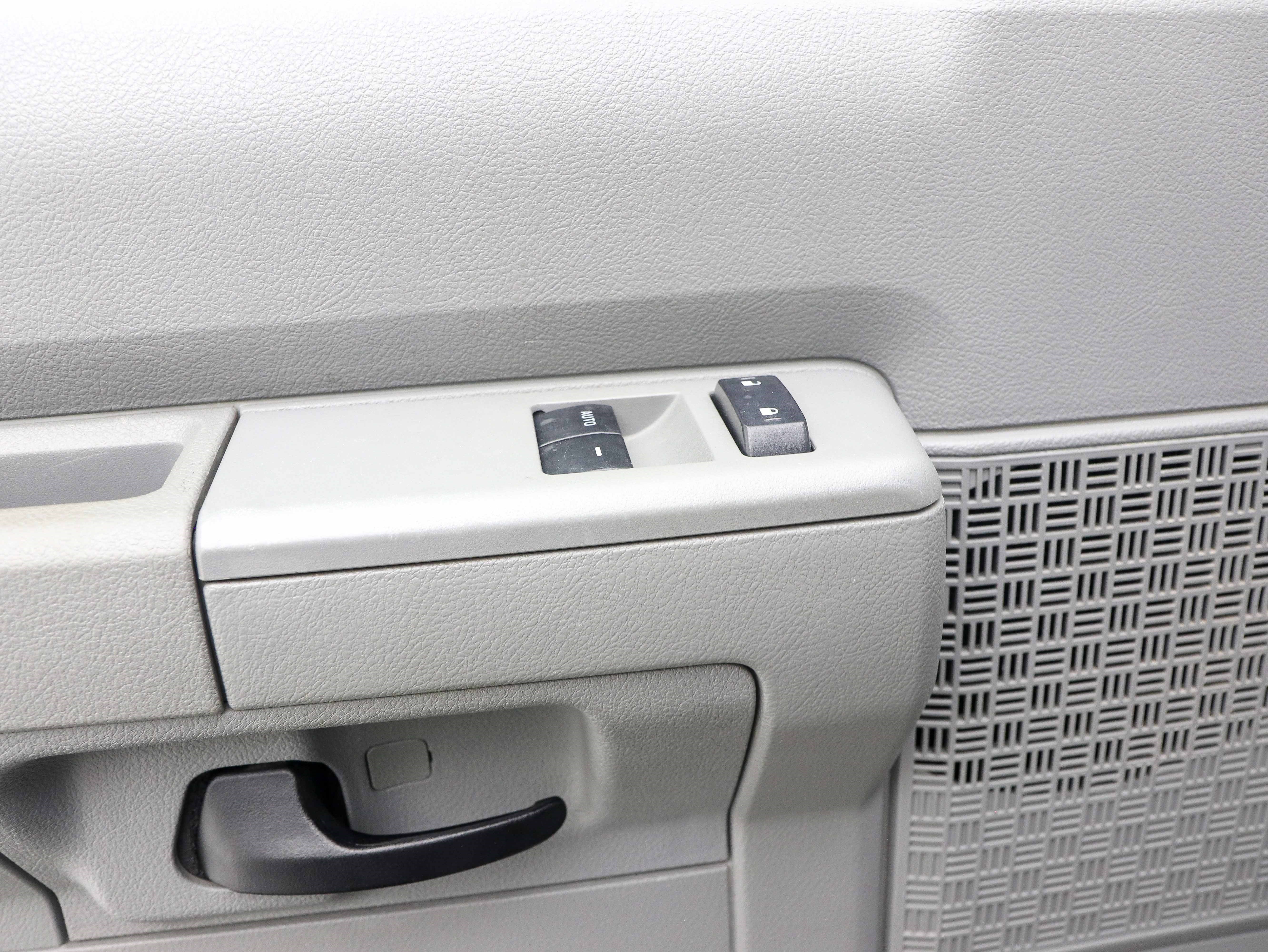 Used 2013 Ford E-350 and Econoline 350 XLT image 23