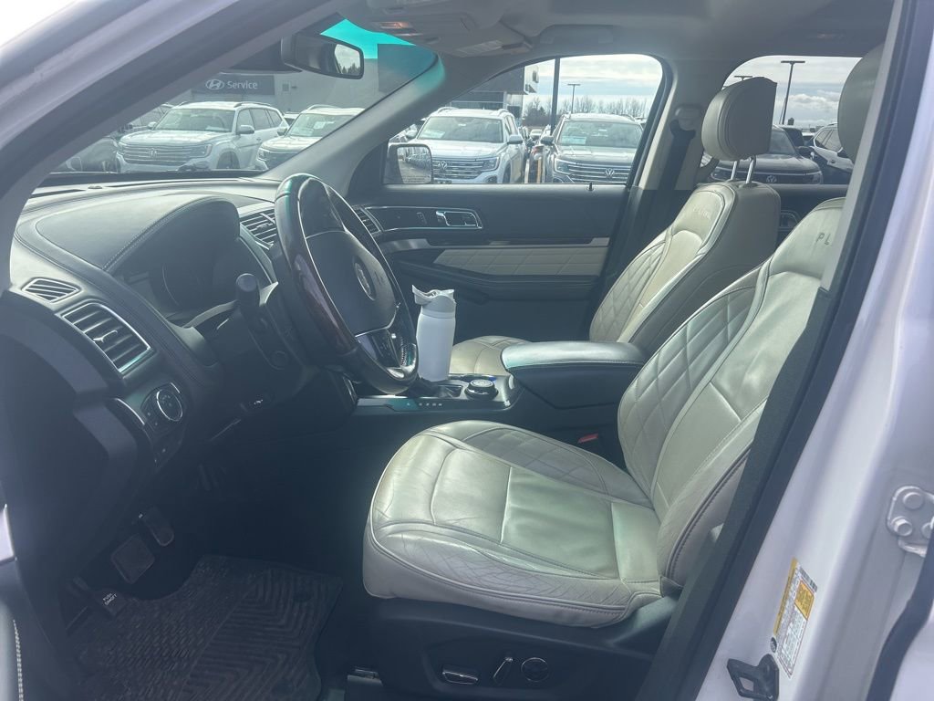 Used 2016 Ford Explorer Platinum AWD/4WD image 6