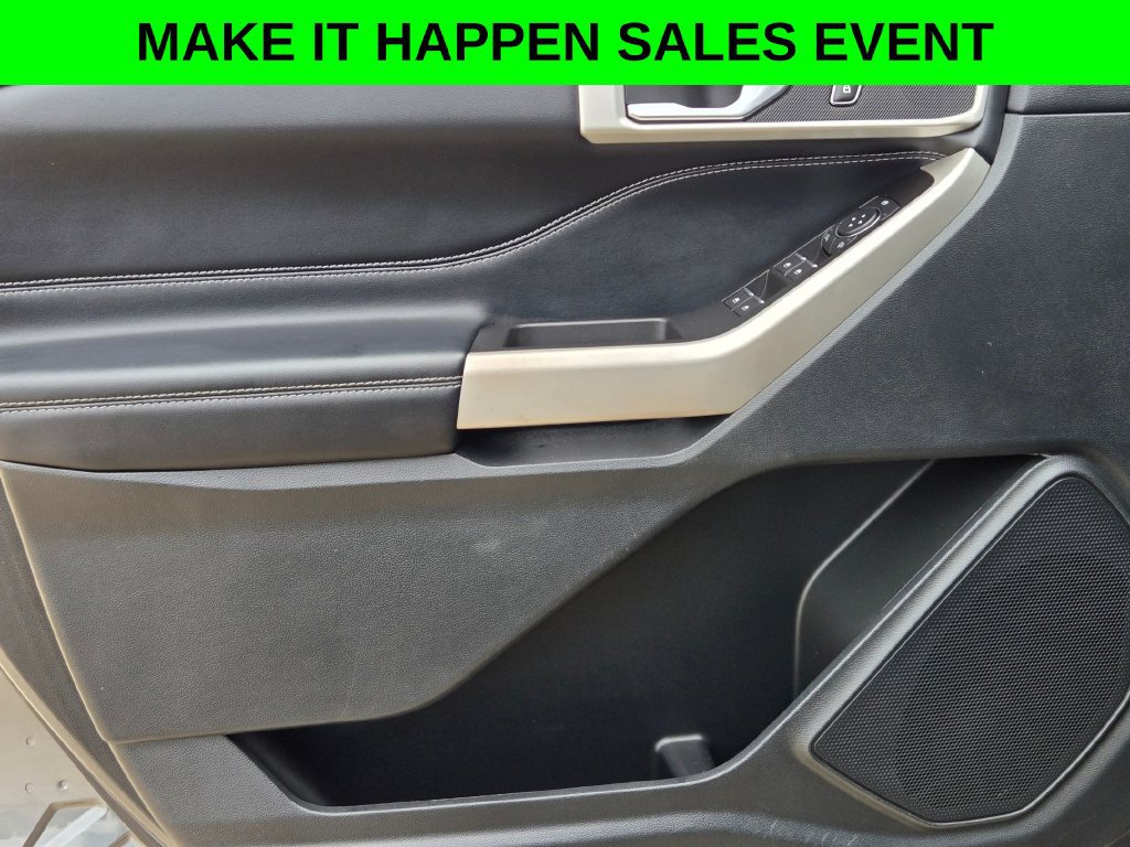 Used 2022 Ford Explorer XLT w/ Equipment Group 202A AWD/4WD image 11