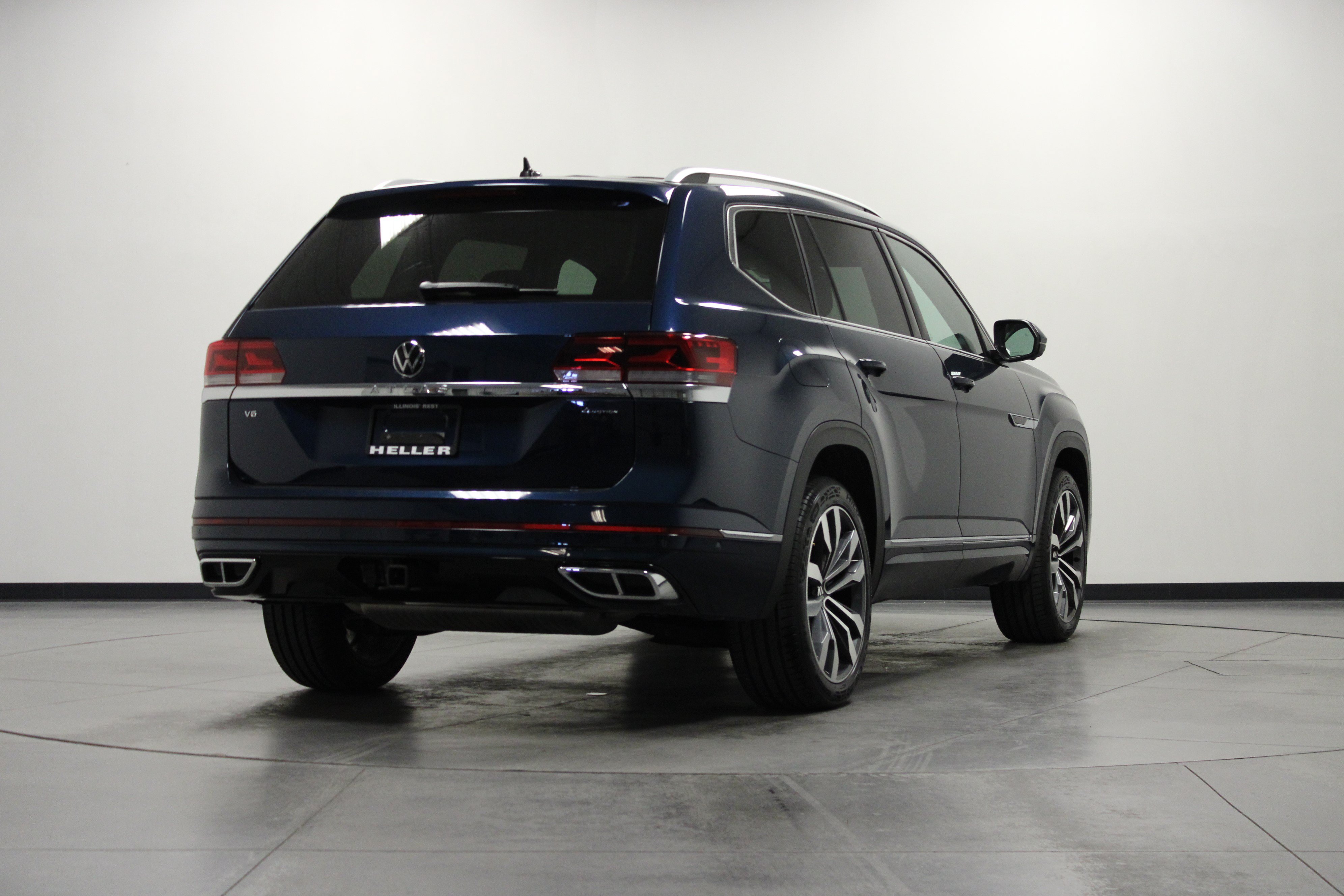 Used 2023 Volkswagen Atlas SEL Premium AWD/4WD image 4