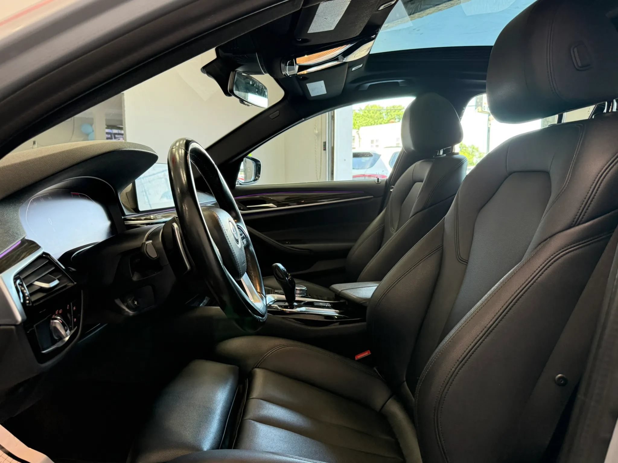Used 2020 BMW 530i w/ Premium Package RWD image 8