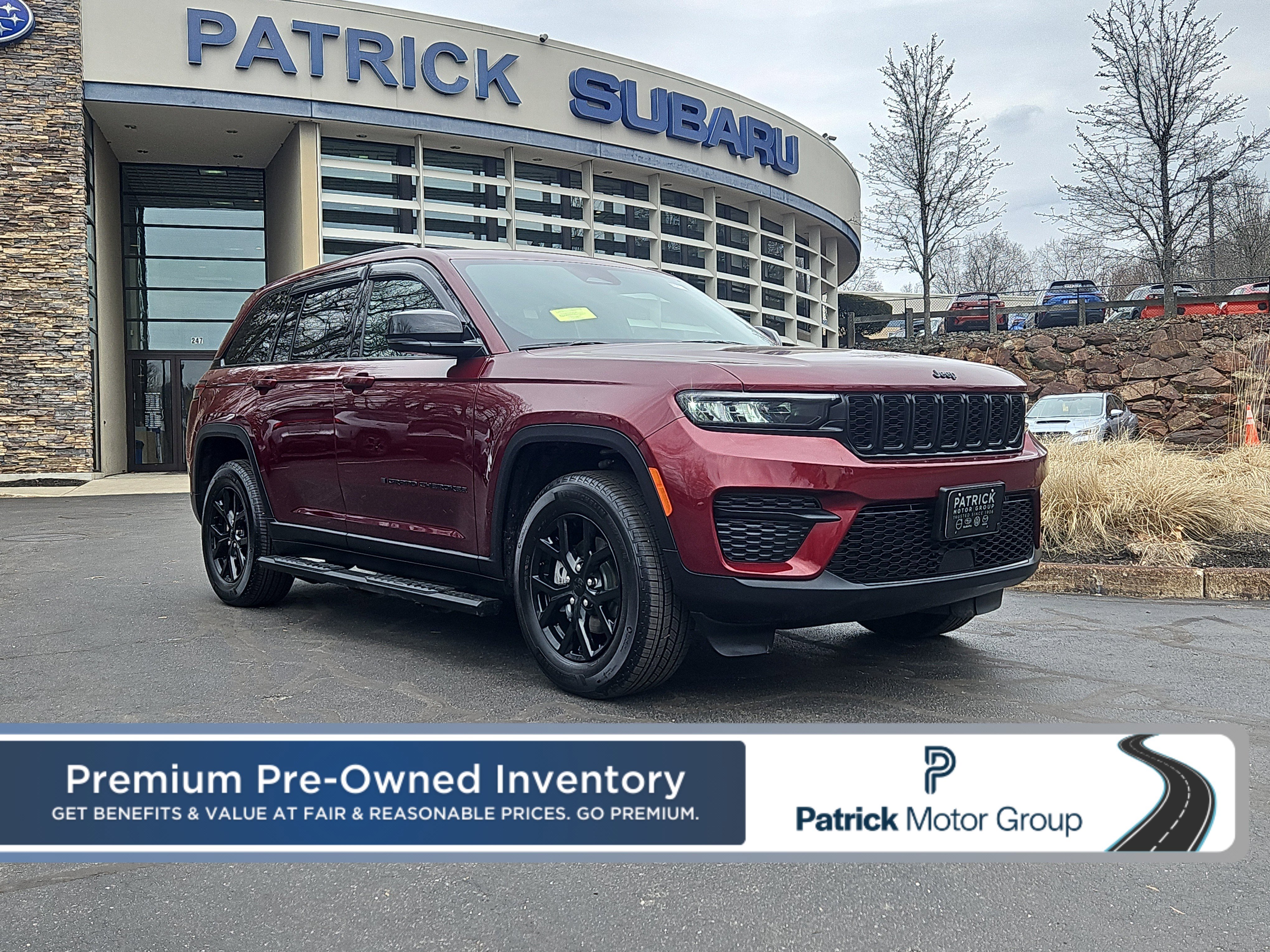 Used 2025 Jeep Grand Cherokee Altitude image 1