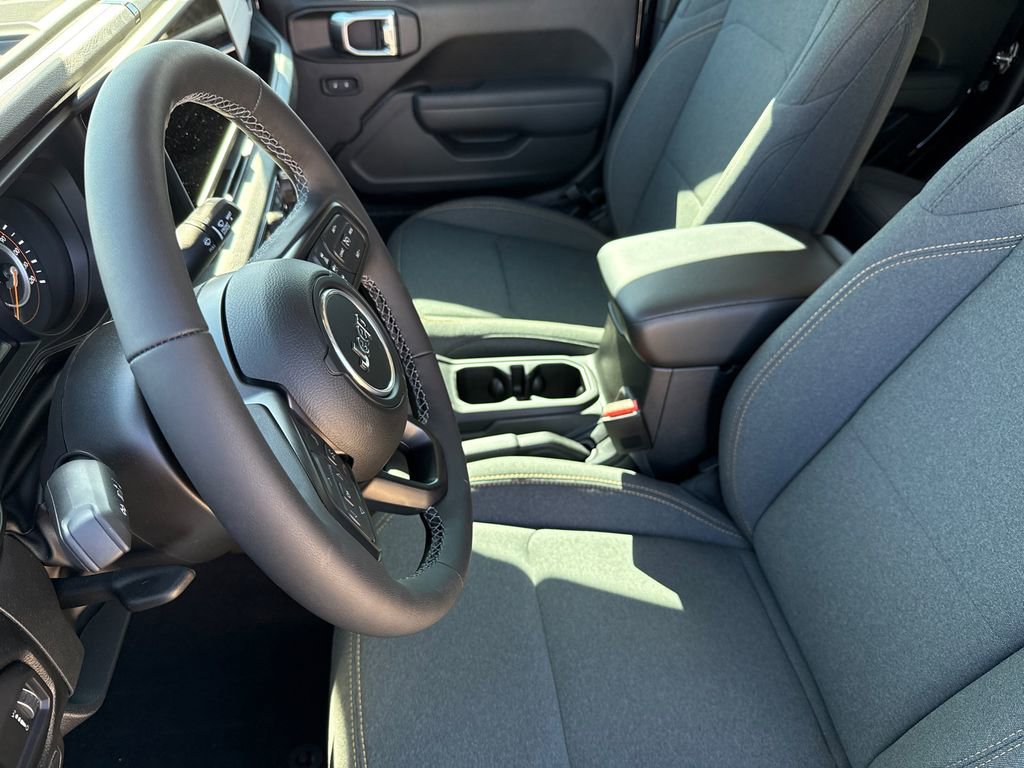 New 2025 Jeep Gladiator Sport image 20