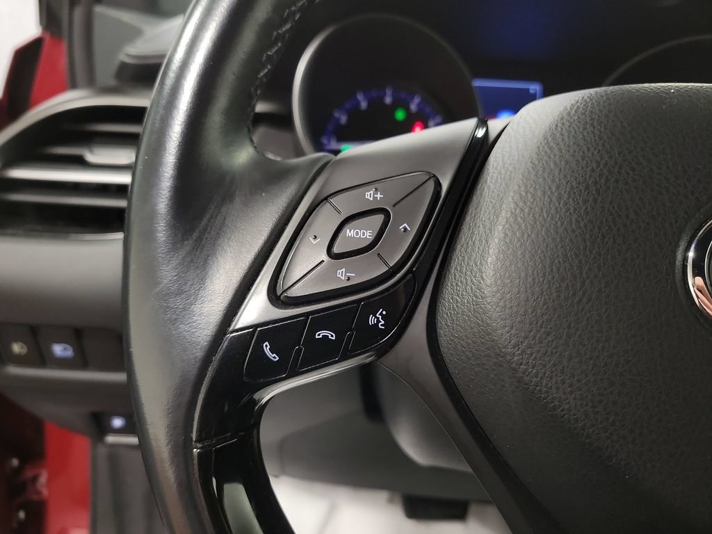 Used 2018 Toyota C-HR XLE FWD image 24