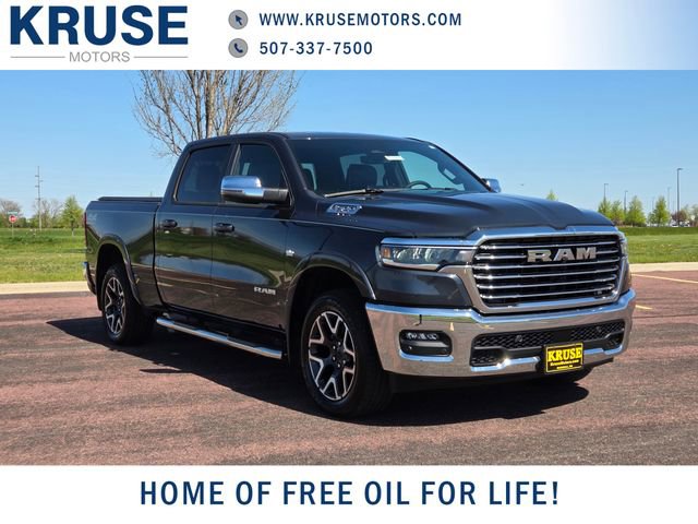 Used 2025 RAM 1500 Laramie AWD/4WD image 1