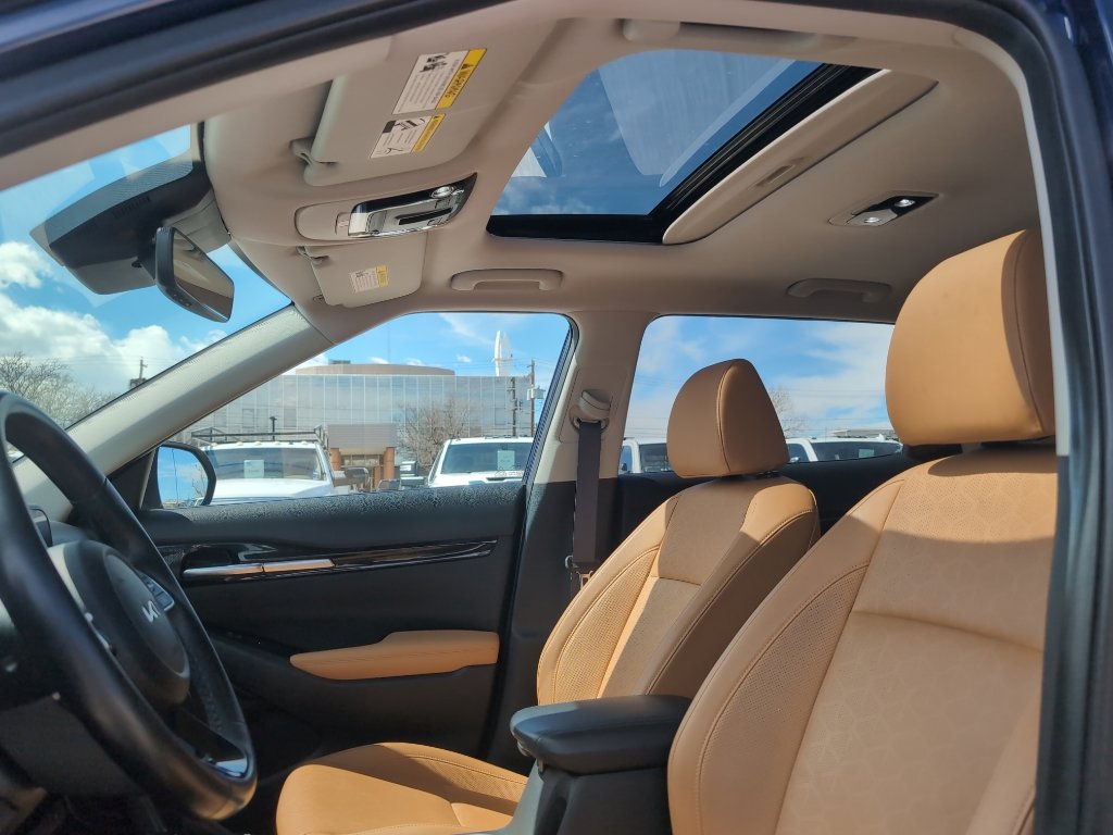 Used 2024 Kia Seltos EX image 11