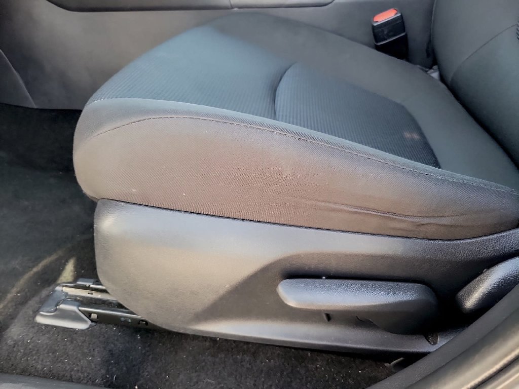 Used 2025 Toyota RAV4 LE AWD/4WD image 14