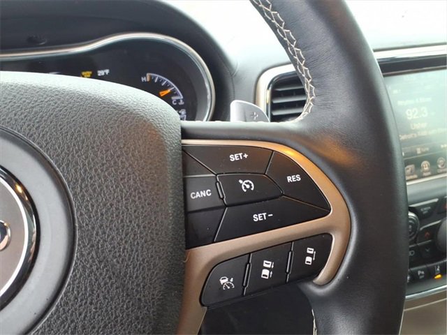 Used 2017 Jeep Grand Cherokee Overland w/ Jeep Active Safety Group image 16