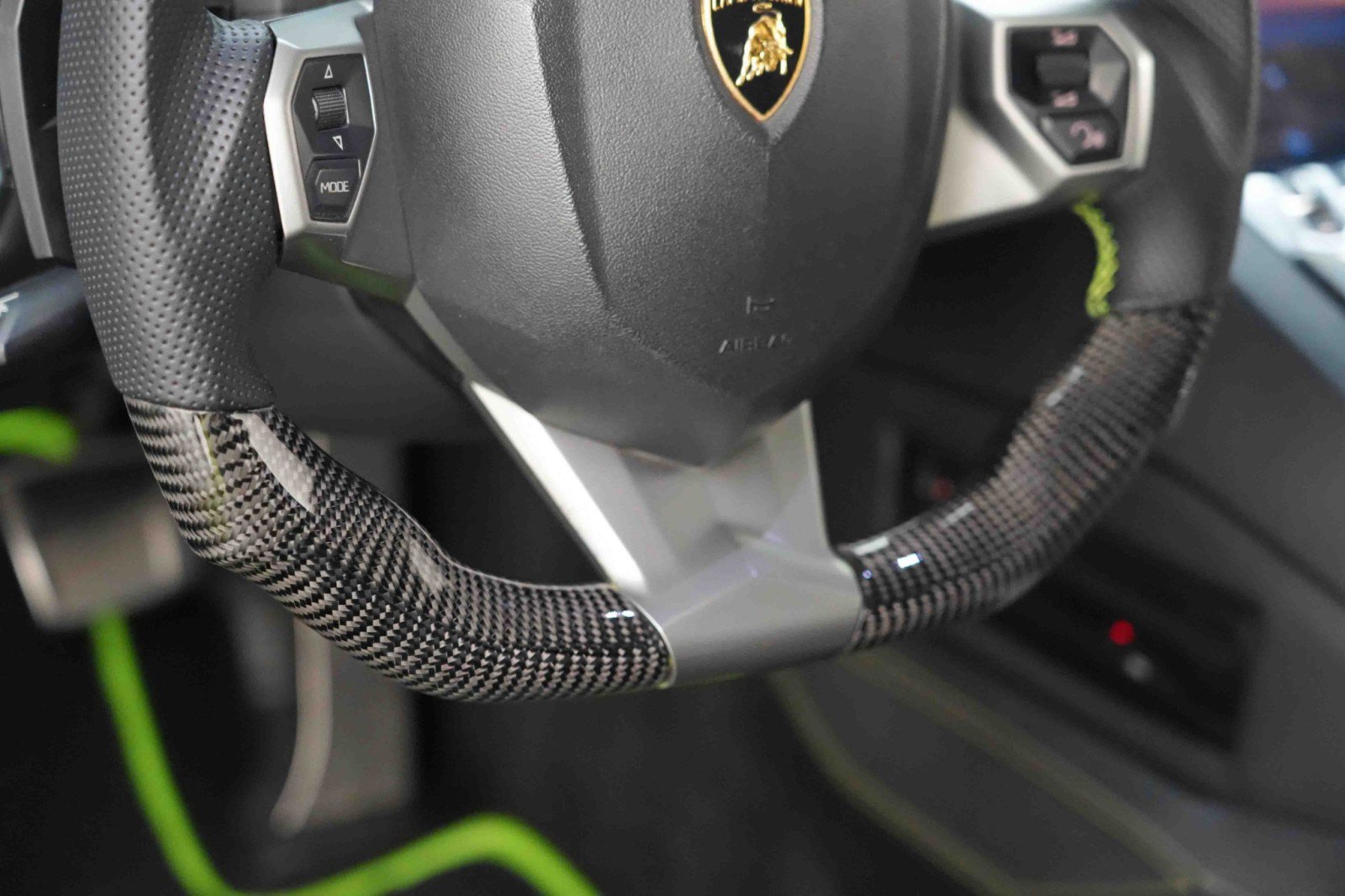 Used 2015 Lamborghini Aventador LP 700-4 image 35