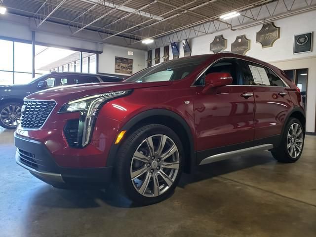 Used 2023 Cadillac XT4 Premium Luxury w/ Cold Weather Package AWD/4WD image 8