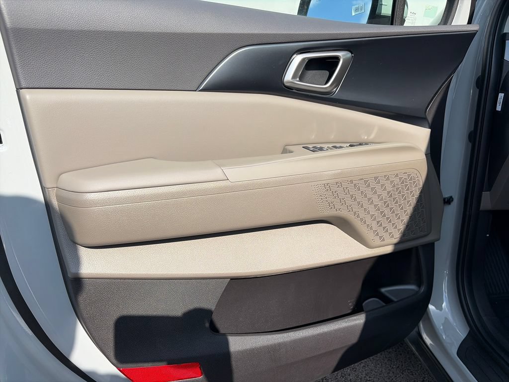 New 2027 Kia Carnival FWD image 16