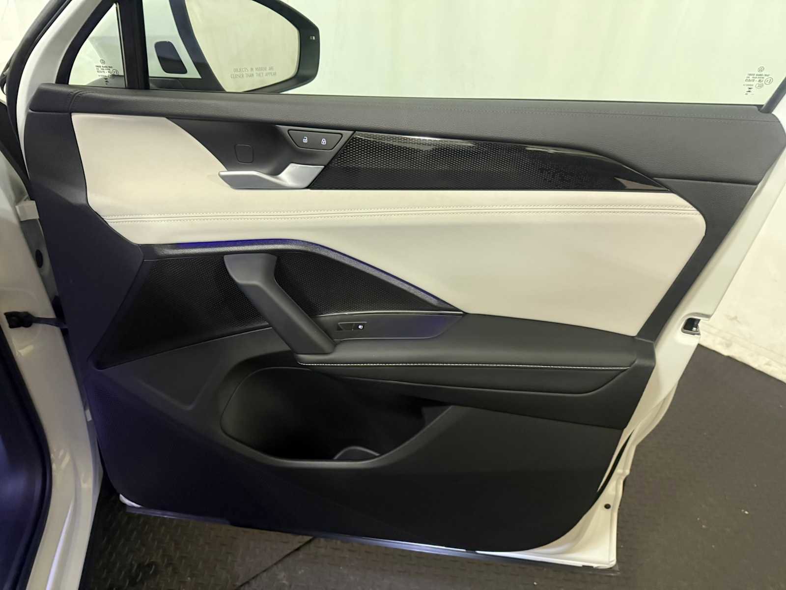 Certified 2025 Volkswagen Tiguan SE image 27