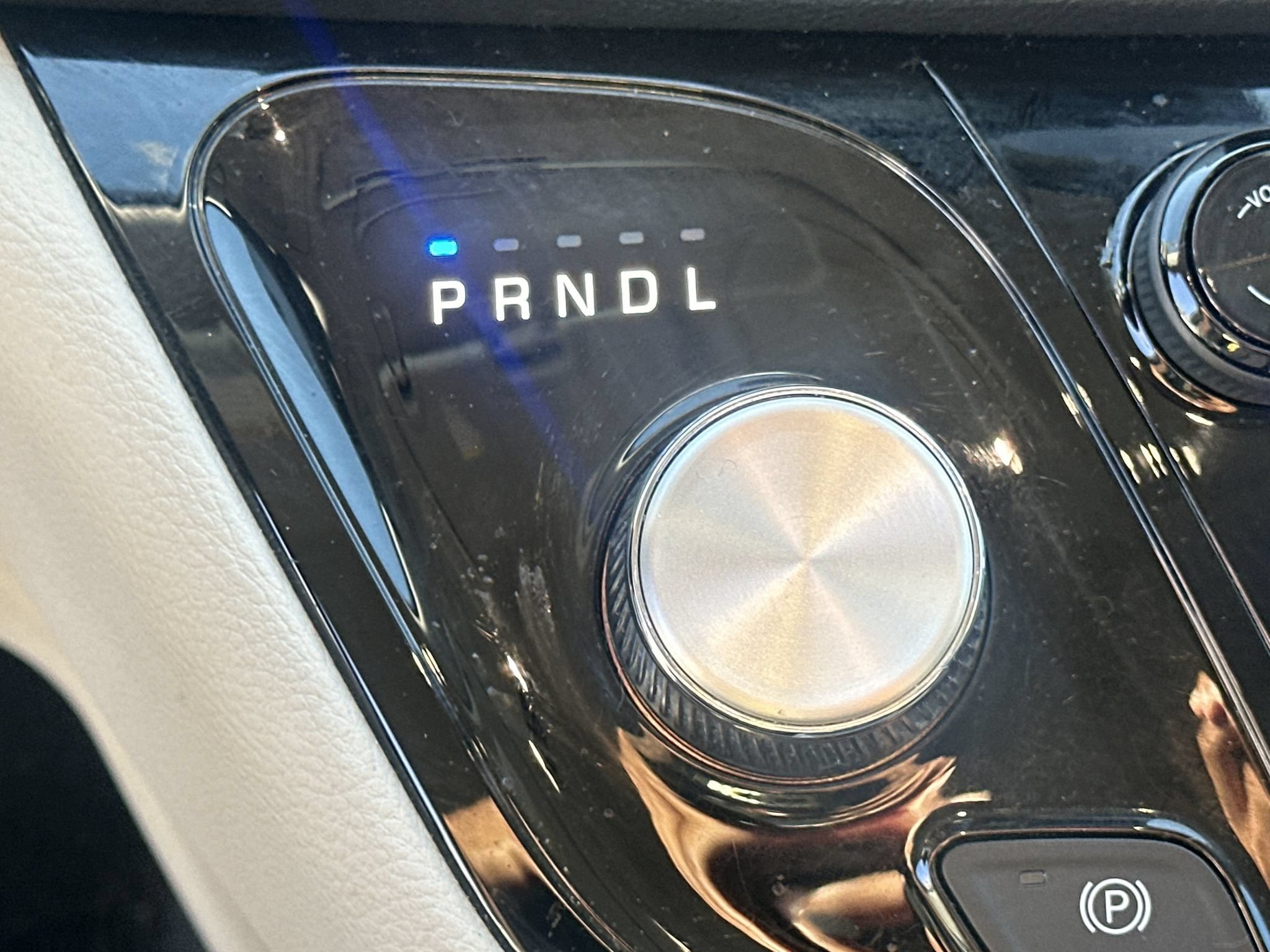 Used 2023 Chrysler Pacifica Touring-L FWD image 28