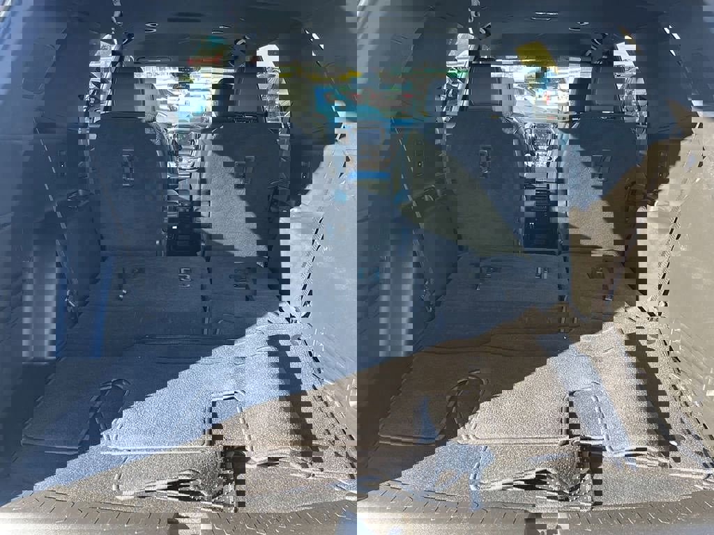 Used 2023 Chevrolet Traverse LT image 54