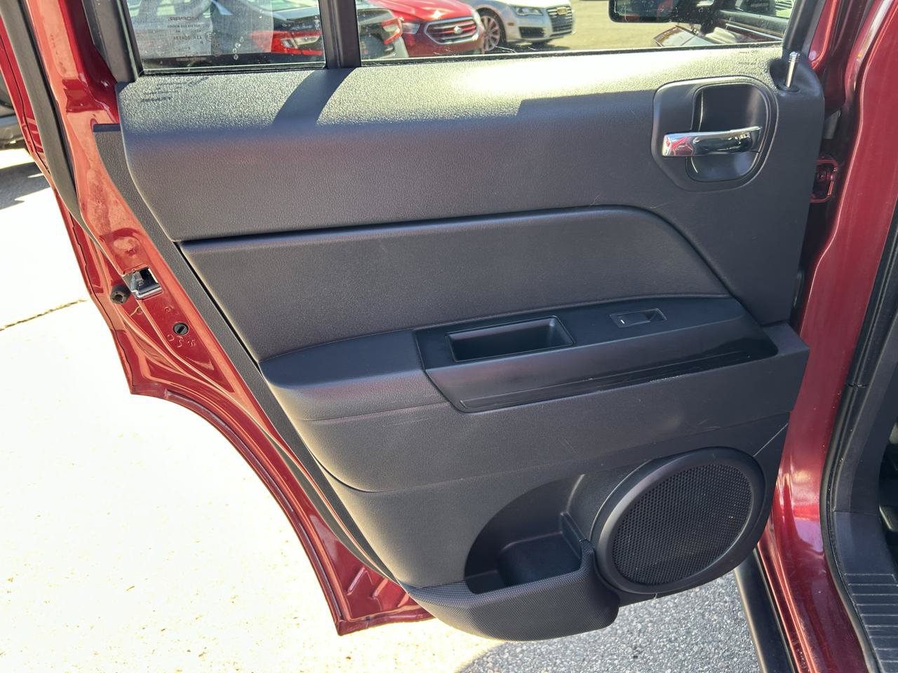 Used 2017 Jeep Patriot 4WD image 15