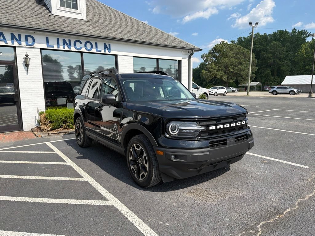 Certified 2023 Ford Bronco Sport Outer Banks w/ Tech Package AWD/4WD image 2