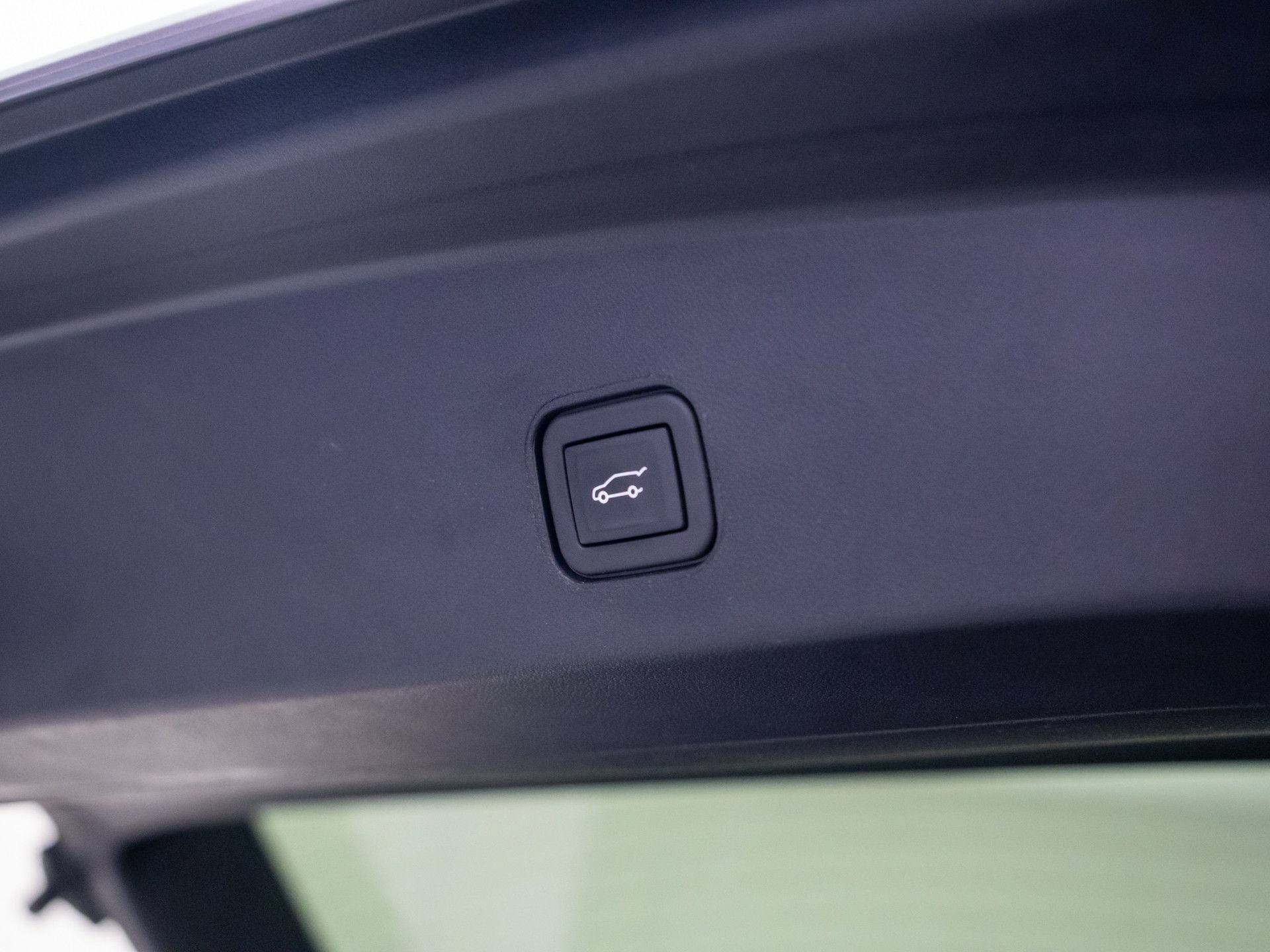 Certified 2024 Cadillac Lyriq Luxury w/ LPO, Floor Liner Package AWD/4WD image 35