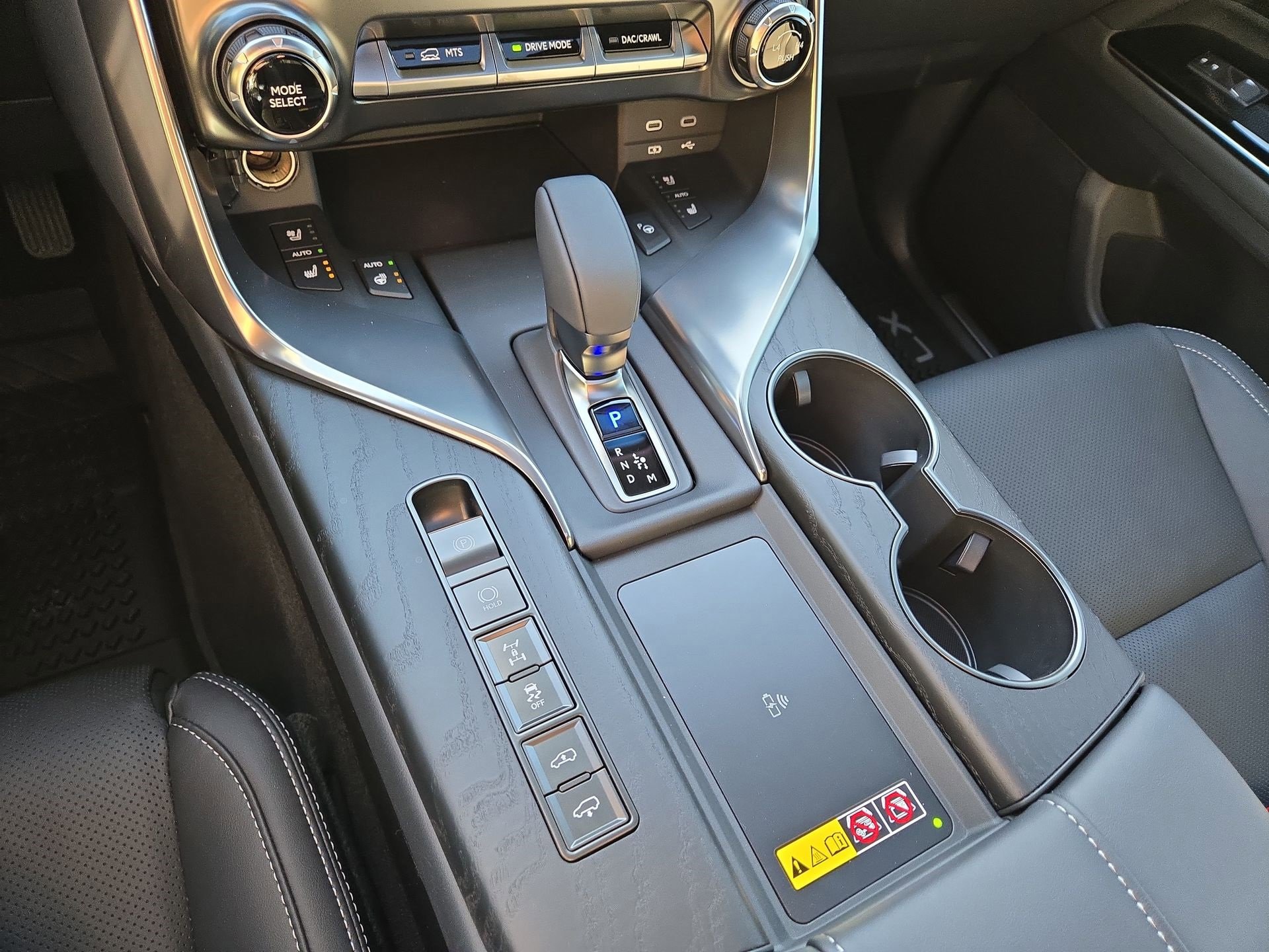 New 2026 Lexus LX 700h Luxury image 22