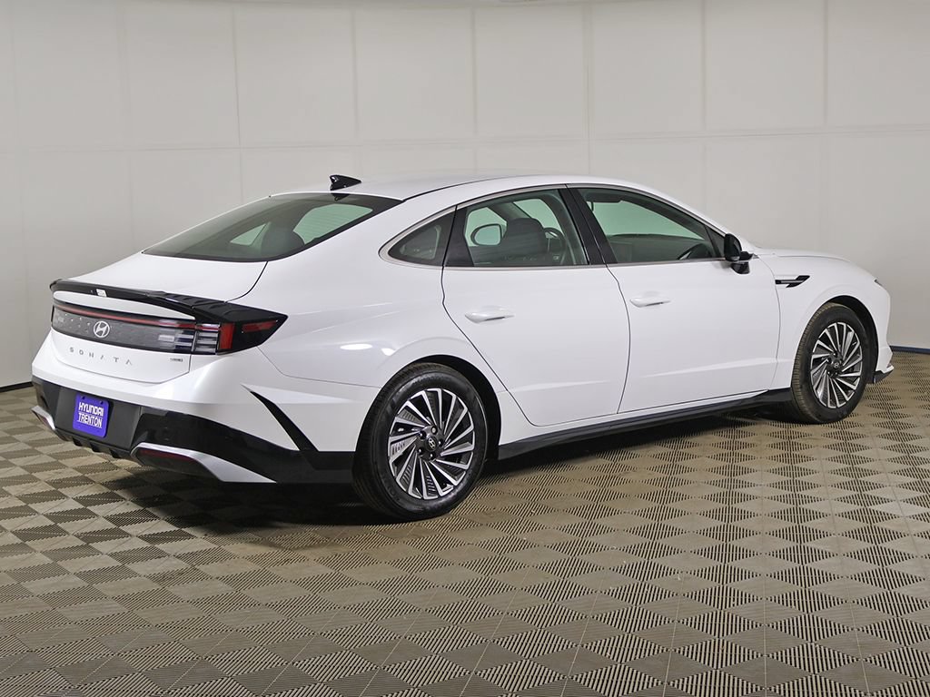 Used 2025 Hyundai Sonata SEL FWD image 9