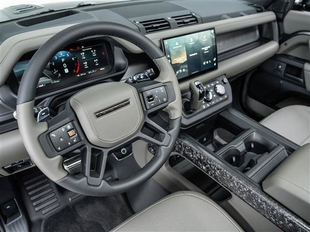 Used 2025 Land Rover Defender 110 AWD/4WD image 29