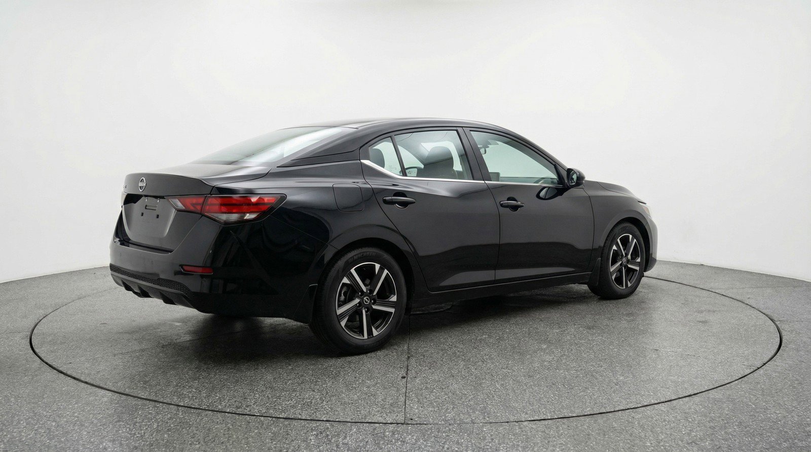 Used 2025 Nissan Sentra SV FWD image 9