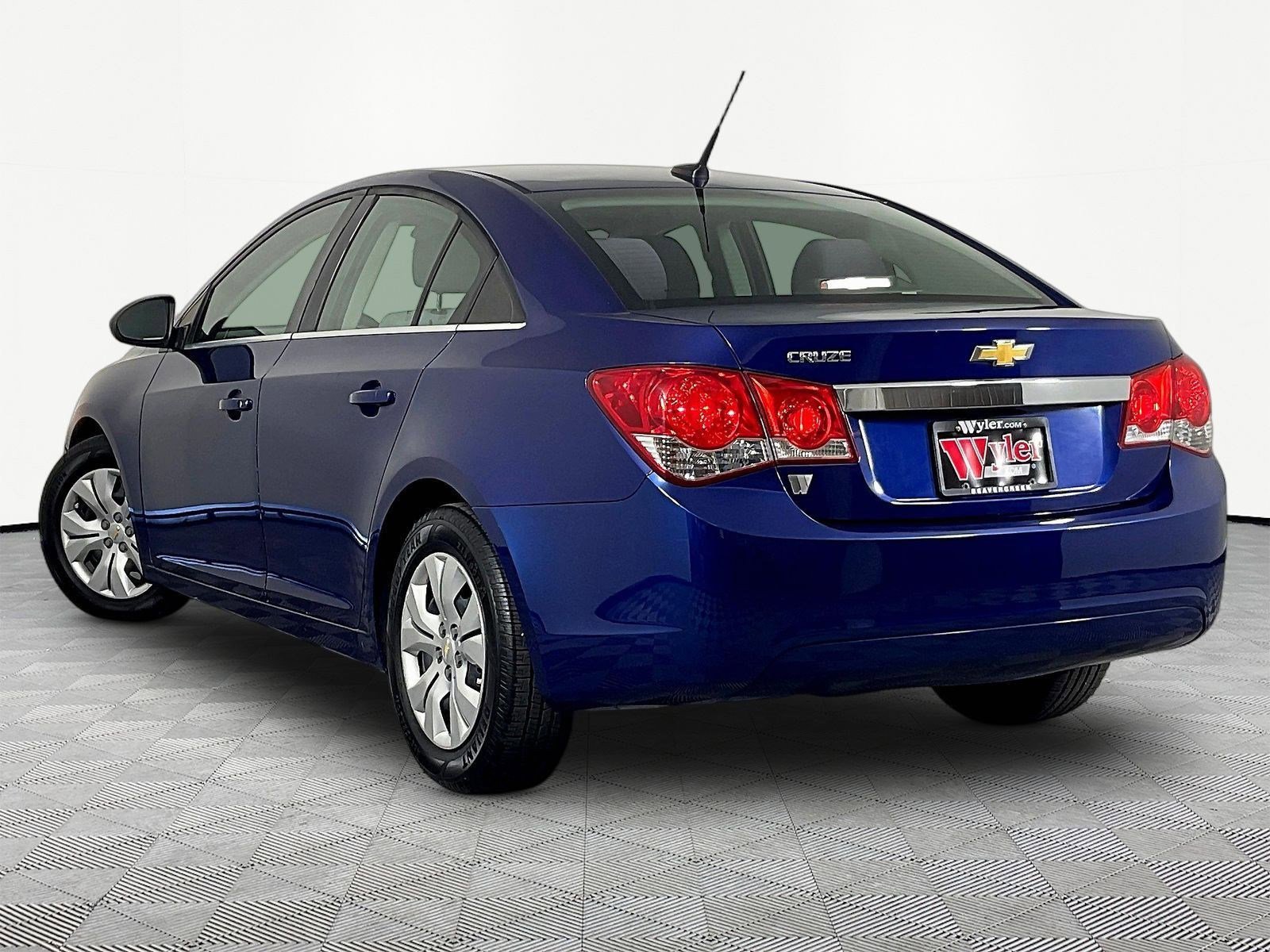 Used 2012 Chevrolet Cruze LS FWD image 4