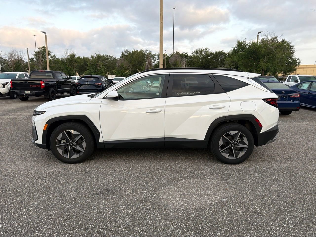 Used 2025 Hyundai Tucson SEL FWD image 2