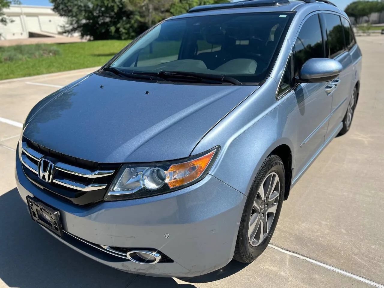 Used 2014 Honda Odyssey Touring image 2
