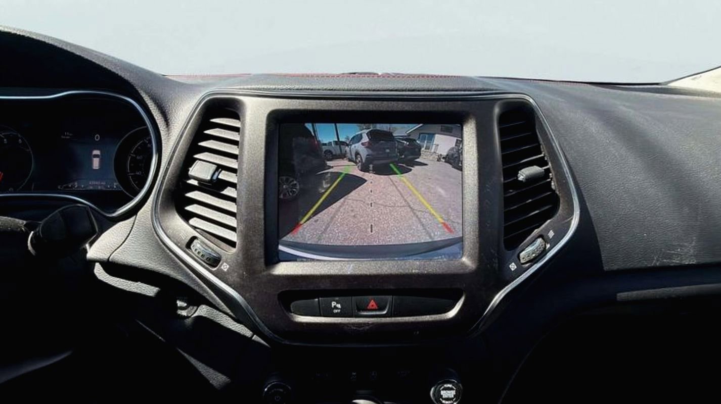 Used 2020 Jeep Cherokee Trailhawk w/ Cold Weather Group image 10