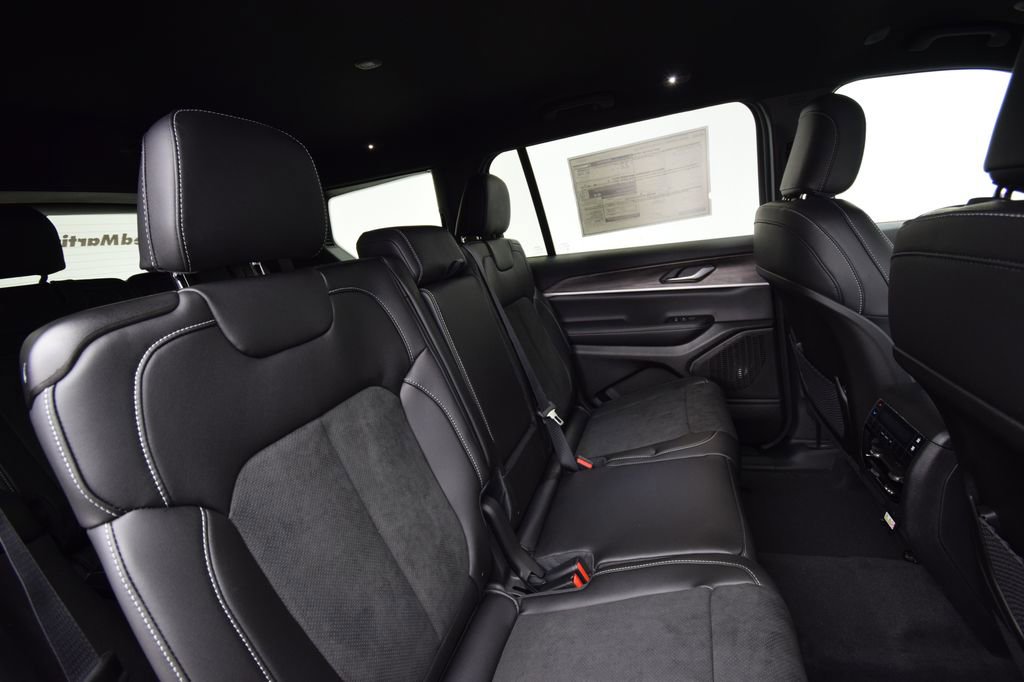 New 2026 Jeep Grand Cherokee L 4WD image 16