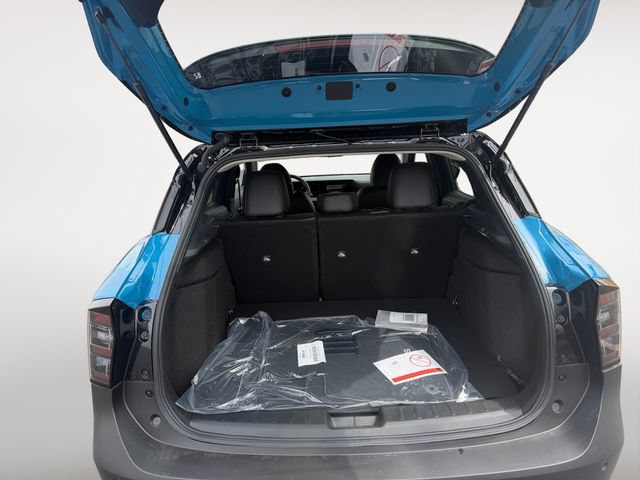 New 2026 Nissan Kicks SR AWD/4WD image 5