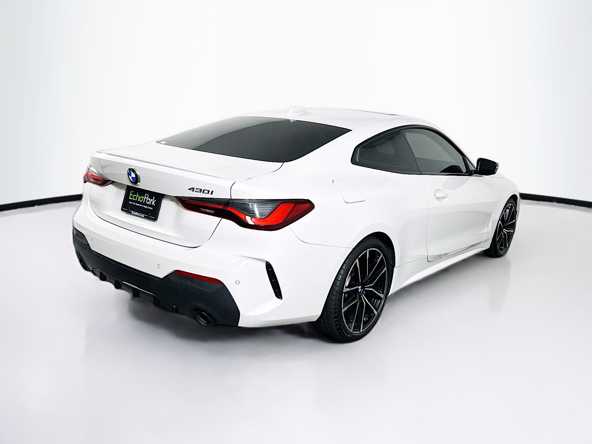 Used 2022 BMW 430i Coupe w/ M Sport Package RWD image 9