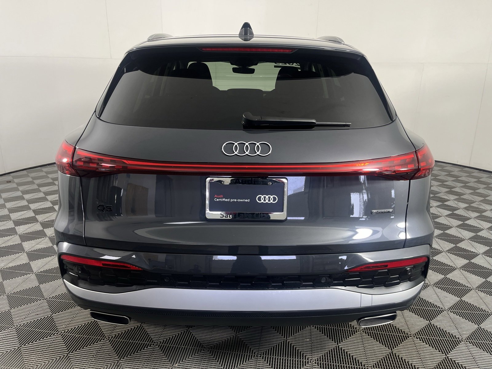 Certified 2025 Audi Q5 2.0T Premium Plus w/ Premium Plus image 7