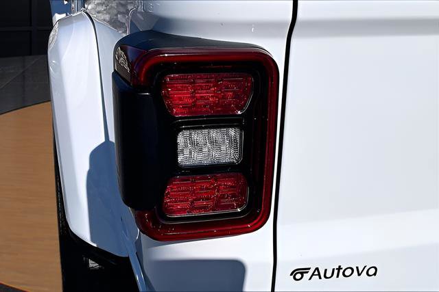 Used 2023 Jeep Gladiator Overland image 30