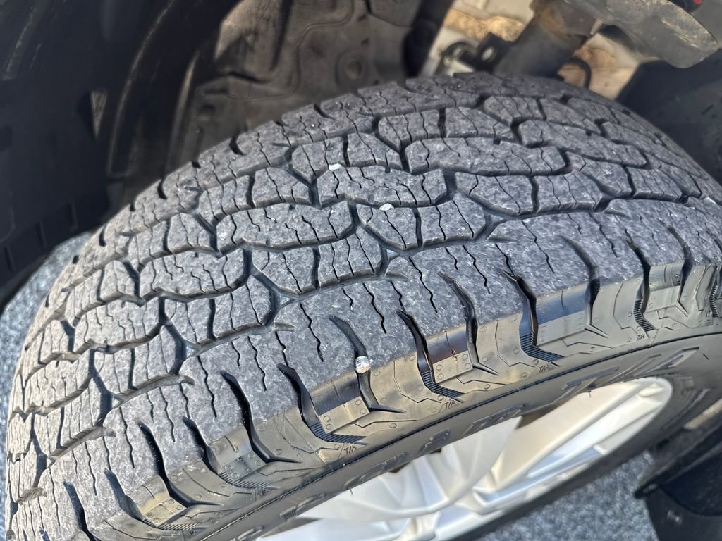 Used 2019 Nissan Rogue SV image 29