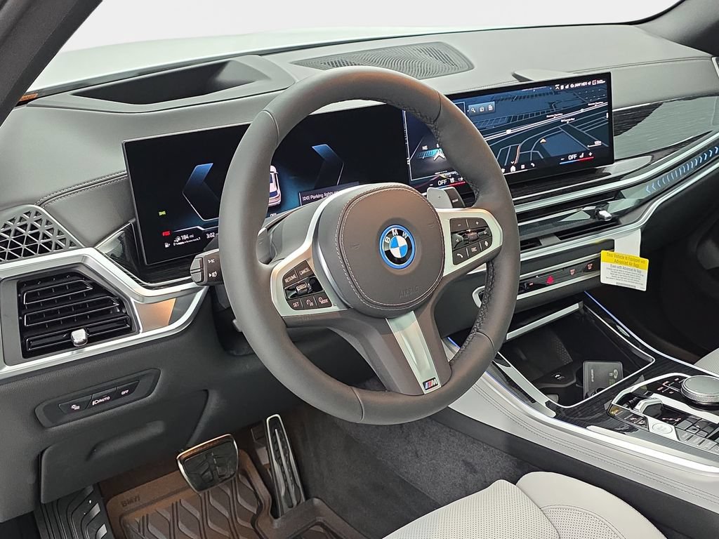 New 2026 BMW X5 xDrive50e w/ M Sport Package AWD/4WD image 16