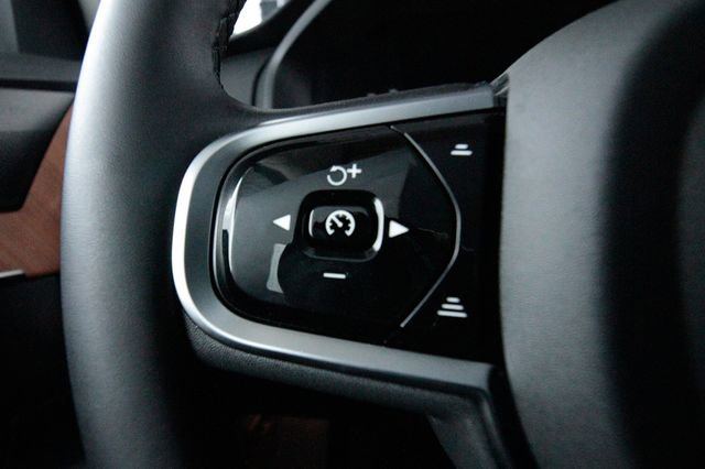 Certified 2025 Volvo XC90 B6 Plus w/ Protection Package Premier image 11