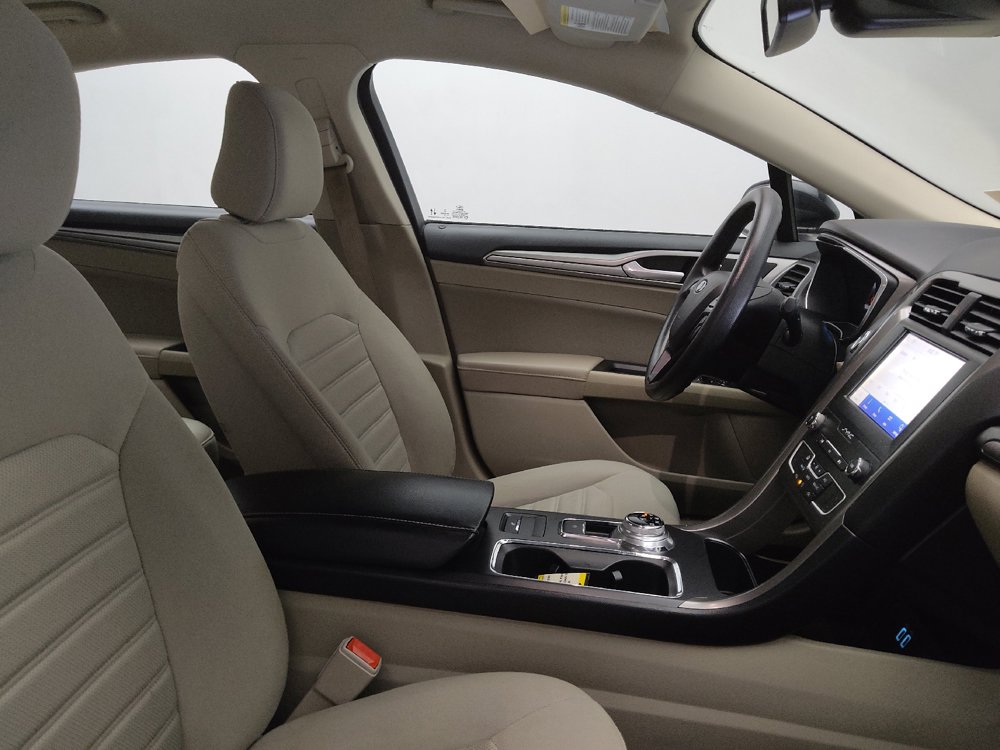 Used 2020 Ford Fusion SE FWD image 21