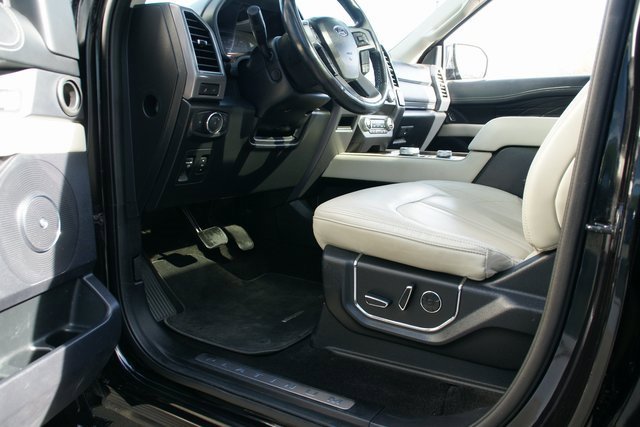 Used 2020 Ford Expedition Platinum image 16