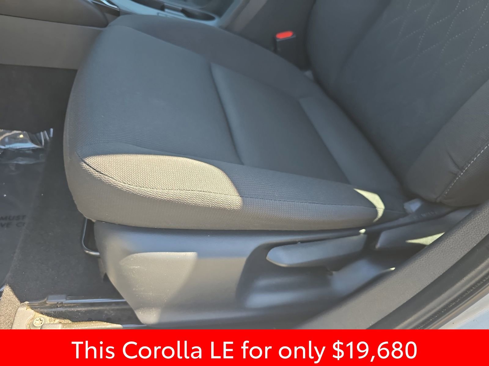 Used 2024 Toyota Corolla LE FWD image 34