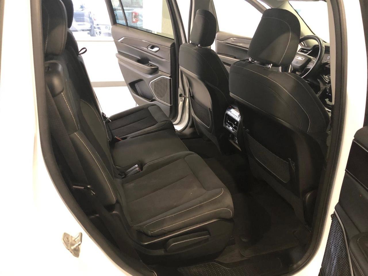 Used 2021 Jeep Grand Cherokee L Laredo w/ Luxury Tech Group I image 15